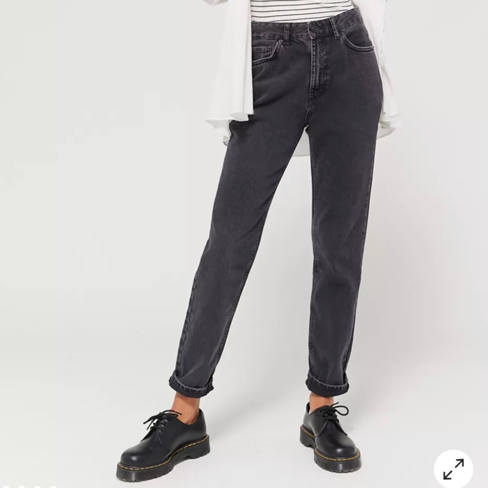 BDG Stretch High-Rise Mom Jeans